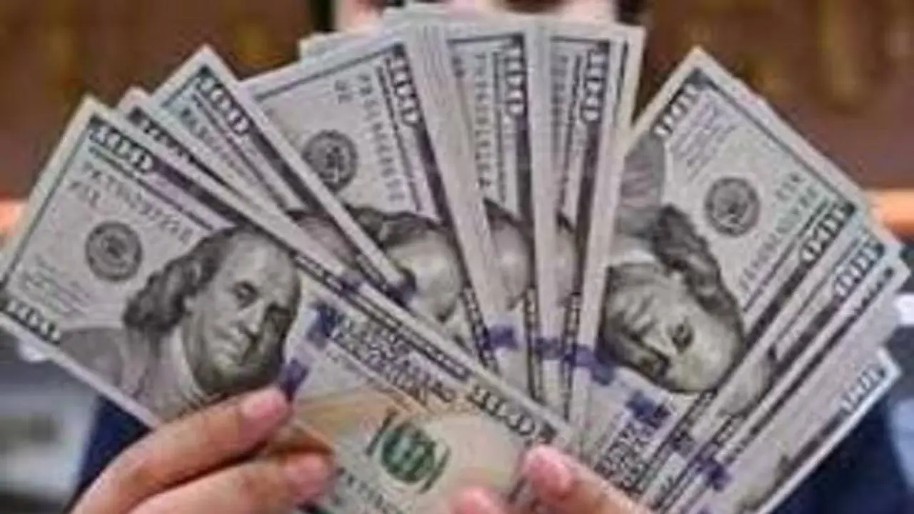 الدولار يحافظ على قوته وسط توقعات بزيادة أسعار الفائدة